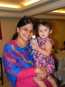 Cute Tanisha makes Trupti Aunty happy!
