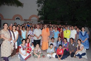 Gorup photo with Swami Atmadipananda - 1