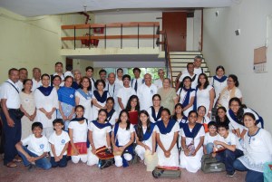 Group photo with Pratima Desai (an admirer of Vidyapith)