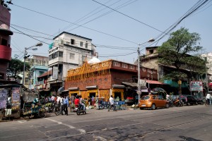 Thanthania Kalibari, founded by Shankar Ghosh in 1803, is a revered Kali temple in Kolkata. The idol of the presiding deity Siddheshwari is made of clay and it is replaced every year by a new one. Tuesdays and Saturdays are considered auspicious for a visit to the temple.