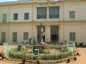 Anirban Sikha with Shantiniketan Griha in Vishwa Bharati Campus